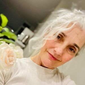 Meet your Posher, Cornelia